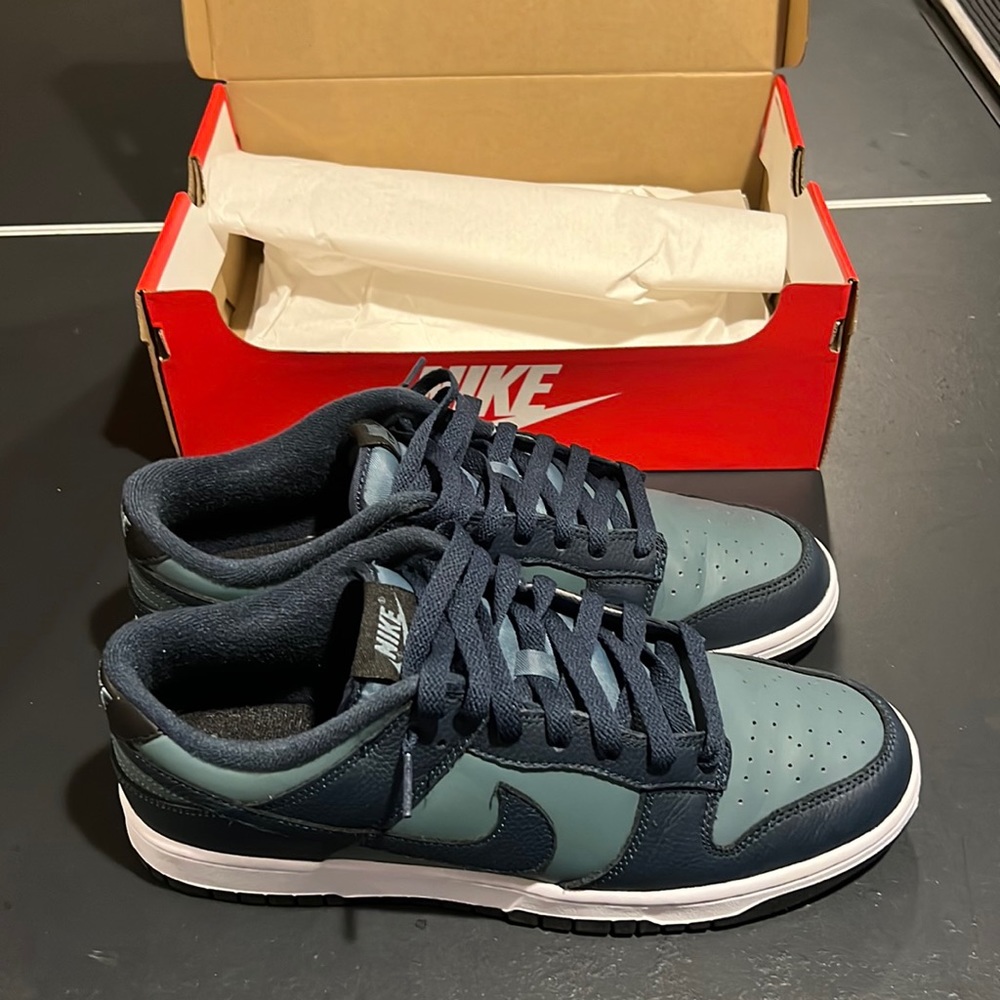 2022 Release
Dunk Low Premium 'Armory Navy' - Size 12 - EXCELLENT CONDITION!